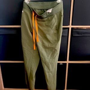 COPY - FIGS scrub pants, Petite-XS, color - Moss